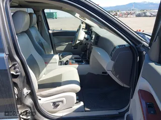 2006 Jeep Grand Cherokee Limited with VIN 1J8HR58226C180268, listed as a IAAI auction lot 42065135 with 232,207 mi miles. Bid and sale history available at carsss.com. Image 5.