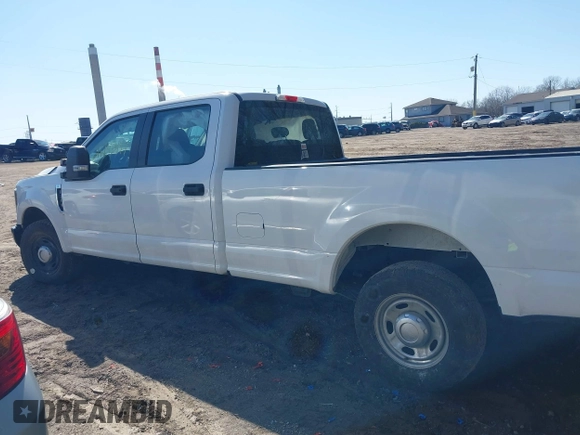 2019 Ford Super Duty F-250 SRW XL with VIN 1FT7W2A64KEE46444, listed as a IAAI auction lot 41743447 with 27,059 mi miles. Bid and sale history available at carsss.com. Image 14.