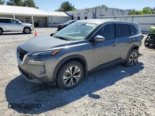 2021 Nissan Rogue SV z VIN 5N1AT3BB8MC776775, wystawiony jako Copart lot #53306975 z przebiegiem 65 811 mil mil oraz Szkoda całkowita • Salvage title. Historia ofert i sprzedaży dostępna na DreamBid. Obrazek 1.