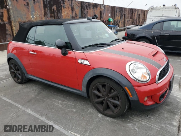 2012 MINI Convertible S z VIN WMWZP3C56CT249799, wystawiony jako Copart lot #59983605 z przebiegiem 66 756 mil mil oraz Czysty tytuł • Clean title. Historia ofert i sprzedaży dostępna na DreamBid. Obrazek 4.