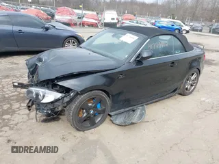 2011 BMW 1 Series 135i с VIN WBAUN7C50BVM25336, выставлен на аукционе IAAI как лот 41720402 с пробегом Не указан миль и . История ставок и продаж доступна на DreamBid. Изображение 2.