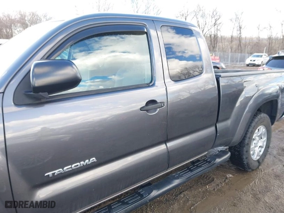 2015 Toyota Tacoma with VIN 5TFUU4EN5FX129840, listed as a IAAI auction lot 41665018 with NaN miles. Bid and sale history available at carsss.com. Image 14.