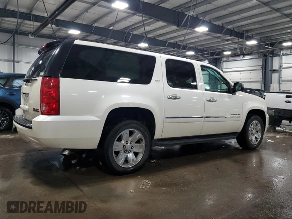 2013 GMC Yukon XL SLT with VIN 1GKS2KE70DR270162, listed as a Copart auction lot 44357555 with 141,889 mi miles and Salvage Title. Bid and sale history available at carsss.com. Image 3.