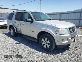 2008 Ford Explorer XLT z VIN 1FMEU63E78UA76898, wystawiony jako Copart lot #51746525 z przebiegiem 138 478 mil mil oraz Szkoda całkowita • Salvage title. Historia ofert i sprzedaży dostępna na DreamBid. Obrazek 4.