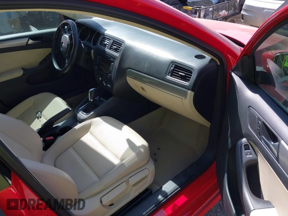2015 Volkswagen Jetta SE с VIN 3VWD07AJ2FM357720, выставлен на аукционе IAAI как лот 42281983 с пробегом 92 965 миль миль и . История ставок и продаж доступна на DreamBid. Изображение 5.