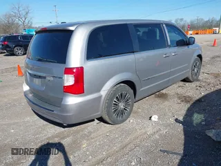 2014 Chrysler Town & Country S with VIN 2C4RC1HG2ER191665, listed as a IAAI auction lot 41874528 with 161,014 mi miles. Bid and sale history available at carsss.com. Image 4.