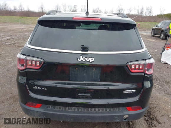 2018 Jeep Compass Altitude with VIN 3C4NJDBB2JT108035, listed as a IAAI auction lot 42013400 with 179,886 mi miles and . Bid and sale history available at carsss.com. Image 16.