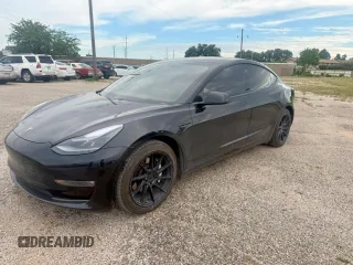 2021 Tesla Model 3 Standard Range Plus z VIN 5YJ3E1EA9MF919606, wystawiony jako Copart lot #60377285 z przebiegiem 39 713 mil mil oraz Szkoda całkowita • Salvage title. Historia ofert i sprzedaży dostępna na DreamBid. Obrazek 2.