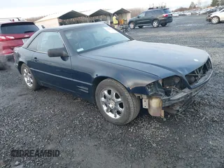 1996 Mercedes-Benz SL-Class with VIN WDBFA67F8TF129267, listed as a IAAI auction lot 41200768 with 104,836 mi miles. Bid and sale history available at carsss.com. Image 1.
