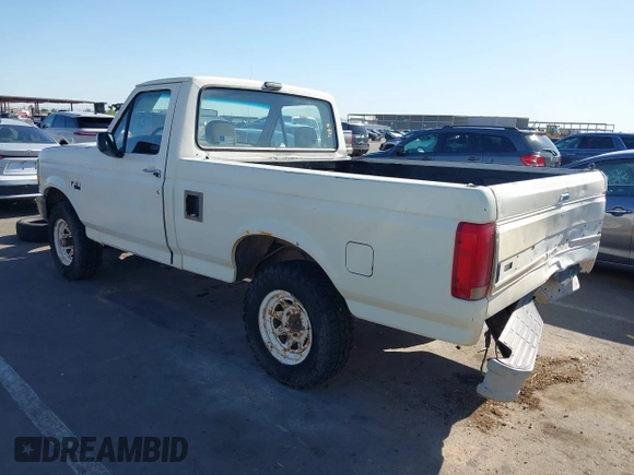 1992 Ford F-150 with VIN 1FTEF14H0NLA47691, listed as a IAAI auction lot 42096312 with 1 mi miles. Bid and sale history available at carsss.com. Image 3.