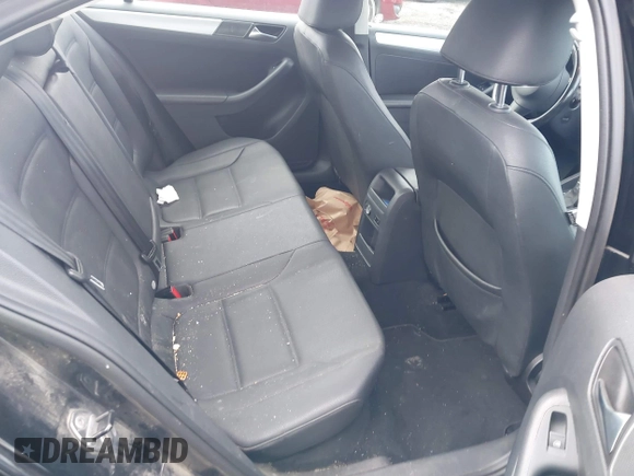 2011 Volkswagen Jetta SEL z VIN 3VWLZ7AJ2BM349306, wystawiony jako IAAI lot #38222989 z przebiegiem 198 462 mil mil oraz . Historia ofert i sprzedaży dostępna na DreamBid. Obrazek 8.