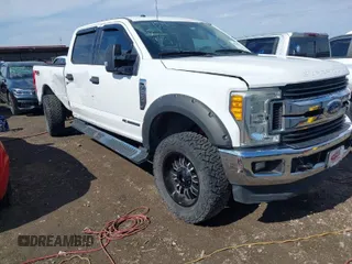 2017 Ford Super Duty F-250 SRW Lariat with VIN 1FT7W2BT8HEB28551, listed as a IAAI auction lot 41662675 with 236,630 mi miles. Bid and sale history available at carsss.com. Image 1.