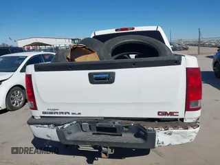 2008 GMC Sierra 1500 SLE1 z VIN 3GTEC13J48G183191, wystawiony jako IAAI lot #41400811 z przebiegiem 249 798 mil mil oraz . Historia ofert i sprzedaży dostępna na DreamBid. Obrazek 16.