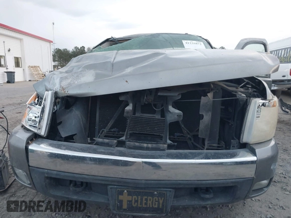 2007 Chevrolet Silverado 1500 LT w/1LT with VIN 2GCEC19J471682541, listed as a IAAI auction lot 41235872 with 200,802 mi miles. Bid and sale history available at carsss.com. Image 6.