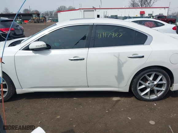 2009 Nissan Maxima 3.5 S with VIN 1N4AA51E79C850329, listed as a IAAI auction lot 41917987 with 191,623 mi miles. Bid and sale history available at carsss.com. Image 15.