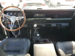 1992 Land Rover Defender with VIN SALLDVAF8JA917701, listed as a Copart auction lot 73864824 with 4,284 mi miles and Salvage title. Bid and sale history available at DreamBid. Image 8.