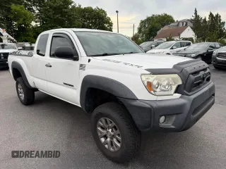 2015 Toyota Tacoma with VIN 5TFUX4EN1FX033789, listed as a Copart auction lot 64162075 with 141,589 mi miles and Clean title. Bid and sale history available at DreamBid. Image 1.