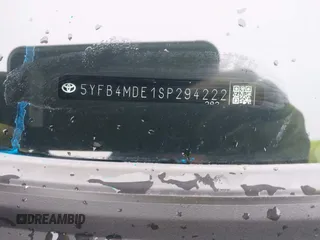 2025 Toyota Corolla LE z VIN 5YFB4MDE1SP294222, wystawiony jako IAAI lot #42462252 z przebiegiem 7 389 mil mil oraz . Historia ofert i sprzedaży dostępna na DreamBid. Obrazek 9.