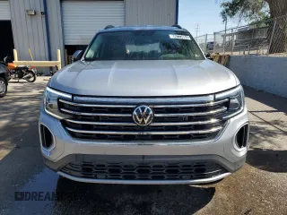2025 Volkswagen Atlas SE z VIN 1V2HR2CA5SC504083, wystawiony jako Copart lot #59777055 z przebiegiem 13 538 mil mil oraz Czysty tytuł • Clean title. Historia ofert i sprzedaży dostępna na DreamBid. Obrazek 5.