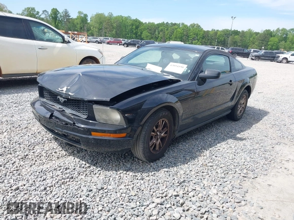 2007 Ford Mustang Deluxe with VIN 1ZVFT80N875226941, listed as a IAAI auction lot 42054190 with 183,155 mi miles. Bid and sale history available at carsss.com. Image 2.