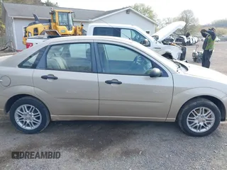 2007 Ford Focus S with VIN 1FAFP34N17W332474, listed as a IAAI auction lot 42052900 with 92,400 mi miles and . Bid and sale history available at carsss.com. Image 14.