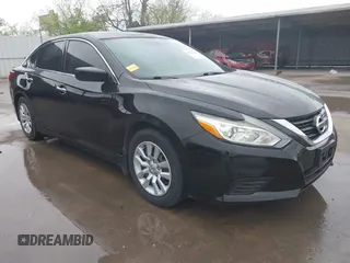 2017 Nissan Altima SR z VIN 1N4AL3AP8HN351882, wystawiony jako IAAI lot #41942201 z przebiegiem 66 798 mil mil oraz . Historia ofert i sprzedaży dostępna na DreamBid. Obrazek 1.