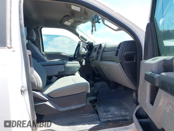 2017 Ford F-250 XLT with VIN 1FT7X2B62HEC15790, listed as a IAAI auction lot 42256808 with 142,297 mi miles and . Bid and sale history available at DreamBid. Image 5.
