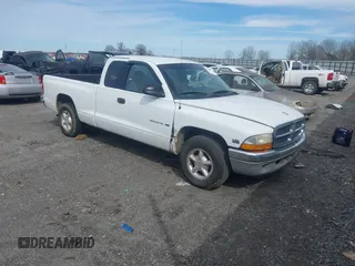 2000 Dodge Dakota Sport with VIN 1B7GL22N3YS725411, listed as a IAAI auction lot 41743698 with 149,810 mi miles. Bid and sale history available at carsss.com. Image 1.
