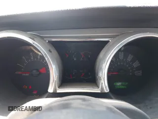 2005 Ford Mustang GT Deluxe z VIN 1ZVFT82H155200458, wystawiony jako IAAI lot #42273923 z przebiegiem 136 008 mil mil oraz . Historia ofert i sprzedaży dostępna na DreamBid. Obrazek 7.