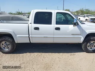 2002 GMC Sierra 2500HD SLE with VIN 1GTHK23U42F250039, listed as a IAAI auction lot 41859816 with 259,830 mi miles. Bid and sale history available at carsss.com. Image 13.