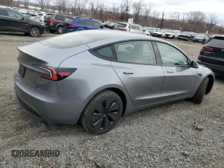 2025 Tesla Model 3 Long Range z VIN 5YJ3E1EA1SF906894, wystawiony jako Copart lot #49925085 z przebiegiem 3 477 mil mil oraz Szkoda całkowita • Salvage title. Historia ofert i sprzedaży dostępna na DreamBid. Obrazek 3.