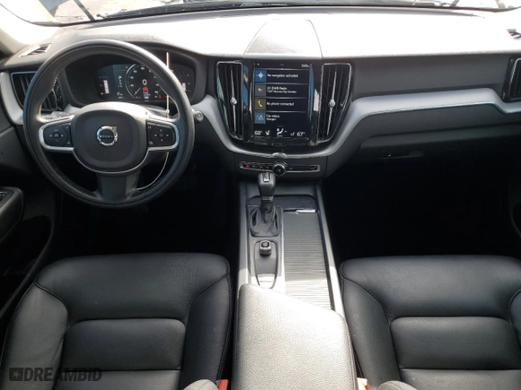 2018 Volvo XC60 Momentum with VIN YV4A22RK9J1093169, listed as a Copart auction lot 48784125 with 42,598 mi miles and Salvage Title. Bid and sale history available at carsss.com. Image 8.