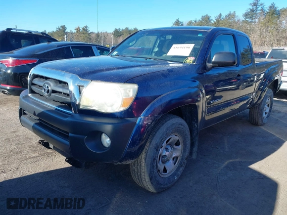 2007 Toyota Tacoma z VIN 5TEUU42N87Z439611, wystawiony jako IAAI lot #41694190 z przebiegiem 174 867 mil mil oraz . Historia ofert i sprzedaży dostępna na DreamBid. Obrazek 2.