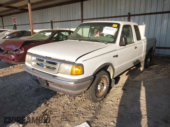 1996 Ford Ranger XL with VIN 1FTCR14AXTPA01390, listed as a IAAI auction lot 39651535 with 189,377 mi miles. Bid and sale history available at carsss.com. Image 2.