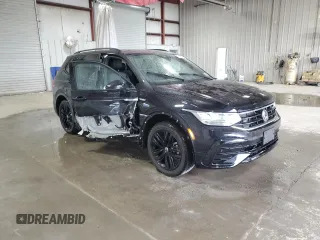 2022 Volkswagen Tiguan SE R-Line Black with VIN 3VV8B7AX6NM168877, listed as a Copart auction lot 47400525 with 21,601 mi miles and Salvage Title. Bid and sale history available at DreamBid. Image 4.