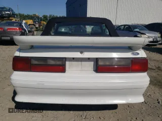1988 Ford Mustang z VIN 1FABP44E6JF232186, wystawiony jako Copart lot #70489364 z przebiegiem 264 591 mil mil oraz Szkoda całkowita • Salvage title. Historia ofert i sprzedaży dostępna na DreamBid. Obrazek 6.