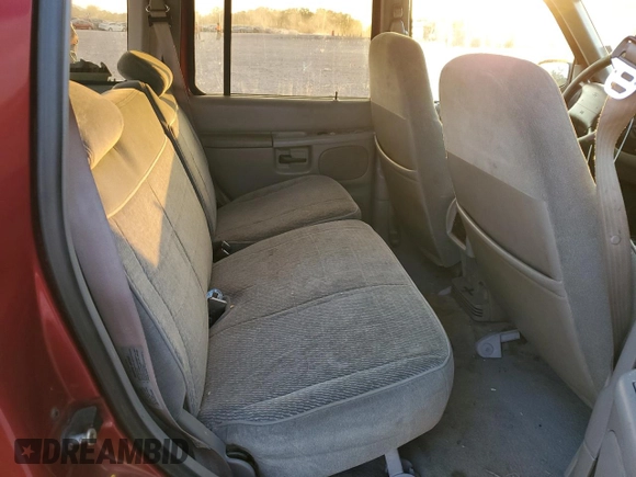 1996 Ford Explorer XL с VIN 1FMDU32XXTUC67799, выставлен на аукционе Copart как лот 74787994 с пробегом 152 784 миль миль и Списание • Salvage title. История ставок и продаж доступна на DreamBid. Изображение 12.