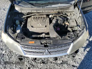 2007 Mitsubishi Outlander XLS with VIN JA4MT41X67Z003402, listed as a Copart auction lot 84522704 with 410,603 mi miles and Non Repairable. Bid and sale history available at carsss.com. Image 13.