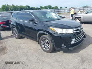 2018 Toyota Highlander SE with VIN 5TDKZRFH6JS539852, listed as a IAAI auction lot 42180171 with 141,814 mi miles and . Bid and sale history available at DreamBid. Image 1.
