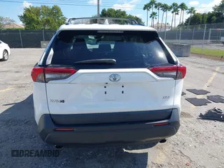 2021 Toyota RAV4 XLE with VIN 2T3W1RFV2MC102997, listed as a IAAI auction lot 41512340 with 47,238 mi miles. Bid and sale history available at carsss.com. Image 17.
