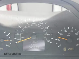 2002 Mercedes-Benz CLK 320/430 z VIN WDBLK65G62T118893, wystawiony jako IAAI lot #42300653 z przebiegiem 93 823 mil mil oraz . Historia ofert i sprzedaży dostępna na DreamBid. Obrazek 7.