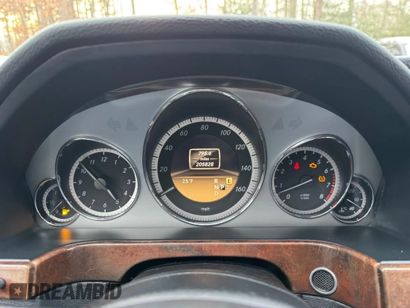 2011 Mercedes-Benz E 350 Luxury with VIN WDDHH8HB8BA506209, listed as a Copart auction lot 49120345 with 205,828 mi miles and Clean Title. Bid and sale history available at DreamBid. Image 8.