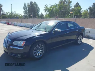 2012 Chrysler 300 Limited z VIN 2C3CCACG8CH227086, wystawiony jako IAAI lot #42315693 z przebiegiem 161 783 mil mil oraz . Historia ofert i sprzedaży dostępna na DreamBid. Obrazek 6.