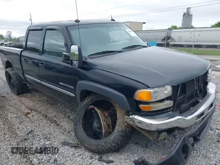 2005 GMC Sierra 2500HD SLE z VIN 1GTHK23U75F816621, wystawiony jako IAAI lot #41965293 z przebiegiem 341 770 mil mil oraz . Historia ofert i sprzedaży dostępna na DreamBid. Obrazek 1.