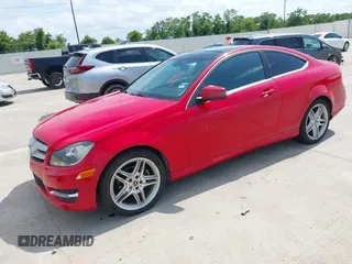 2013 Mercedes-Benz C 250 z VIN WDDGJ4HB3DG099831, wystawiony jako IAAI lot #42430715 z przebiegiem 156 321 mil mil oraz . Historia ofert i sprzedaży dostępna na DreamBid. Obrazek 2.