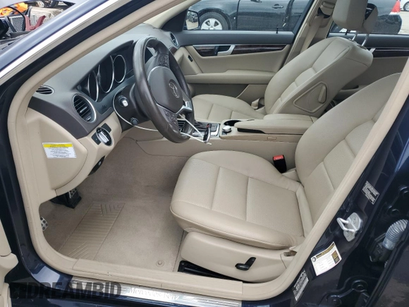 2013 Mercedes-Benz C 250 Sport с VIN WDDGF4HB9DR298923, выставлен на аукционе Copart как лот 56575025 с пробегом 63 041 миль миль и Списание • Salvage title. История ставок и продаж доступна на DreamBid. Изображение 7.