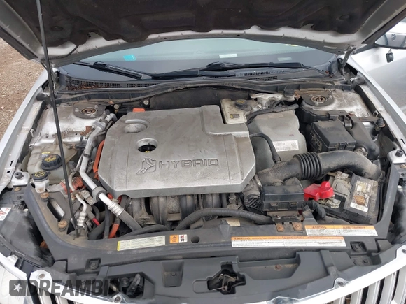 2011 Lincoln MKZ Hybrid with VIN 3LNDL2L32BR772184, listed as a IAAI auction lot 41925013 with 242,713 mi miles. Bid and sale history available at carsss.com. Image 10.