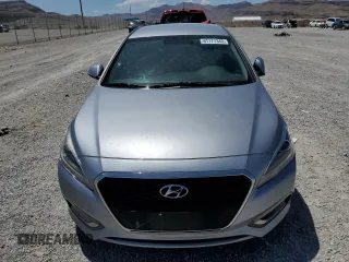 2016 Hyundai Sonata Hybrid SE with VIN KMHE24L18GA042198, listed as a Copart auction lot 61177343 with 95,810 mi miles. Bid and sale history available at carsss.com. Image 5.