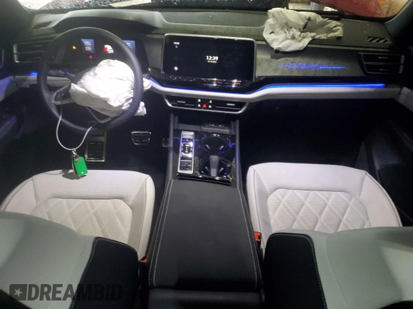 2024 Volkswagen Atlas SEL Premium R-Line with VIN 1V2FE2CA3RC259586, listed as a Copart auction lot 88070355 with 443 mi miles and Salvage title. Bid and sale history available at DreamBid. Image 8.
