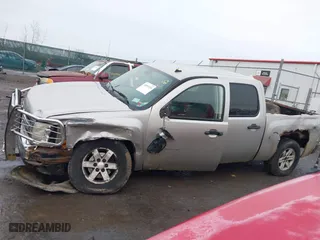 2007 Chevrolet Silverado 1500 LS with VIN 2GCEK13C071562250, listed as a IAAI auction lot 41093124 with 210,192 mi miles. Bid and sale history available at carsss.com. Image 14.